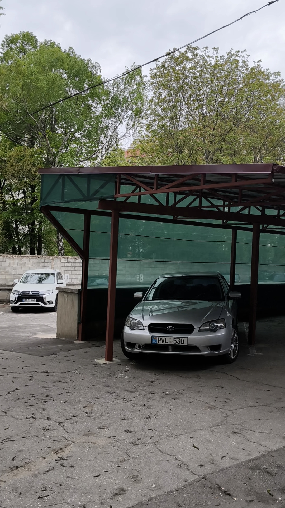 Copertină metalică pentru parcare